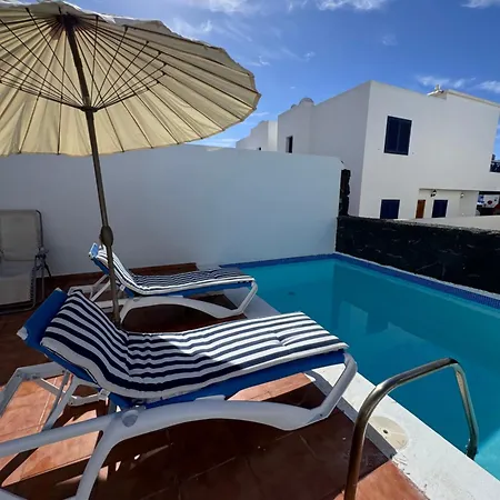 Vila Papagayo House *